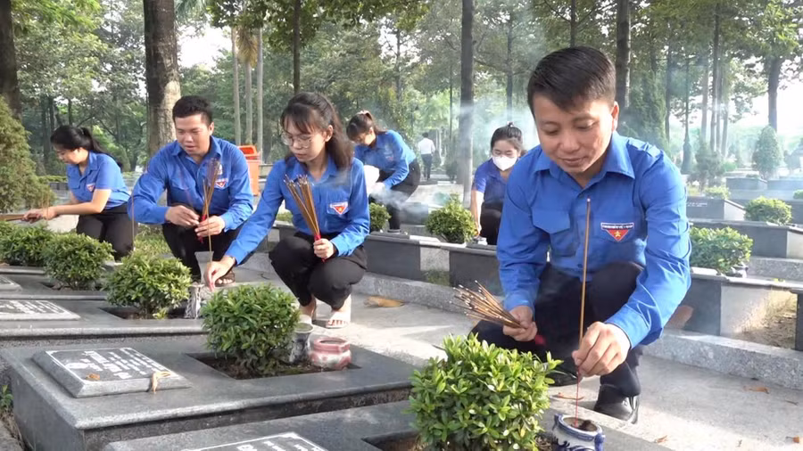 Tuoi tre va thang 7 (8).jpg