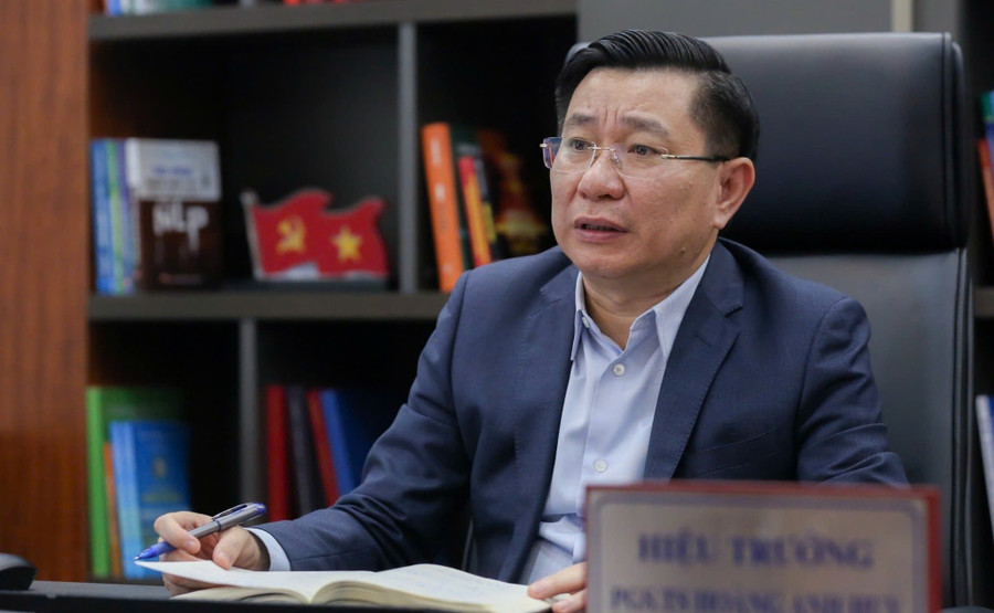 PGS.TS Hoàng Anh Huy trao đổi với PV Báo GD&TĐ. ai-tro-thanh-tro-thu-dac-luc-2.jpg