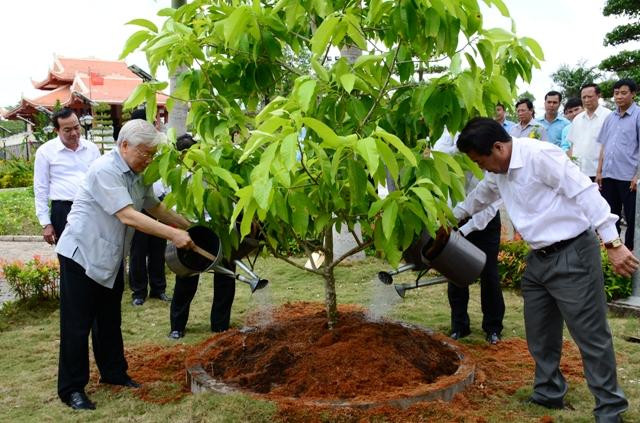 vinh biet tong bi thu nguyen phu trong (10).jpg