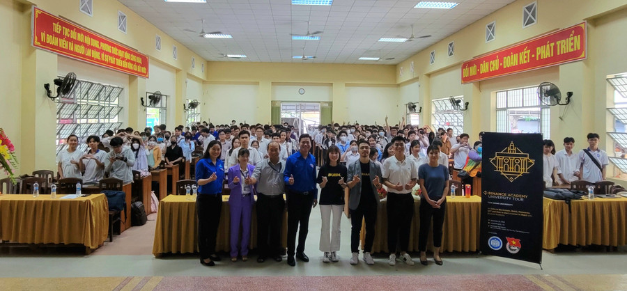Trường Đại học Tiền Giang tổ chức talkshow kiến thức nền tảng về Blockchain, Web3, Metaverse cho đội ngũ cán bộ, giáo viên, sinh viên. Ảnh: TG phat-trien-nang-luc-so-cho-sinh-vien2.jpg