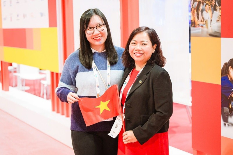 Đại diện đoàn công tác Đại học Kinh tế TPHCM (UEH) tham dự APAIE 2026. Ảnh: UEH