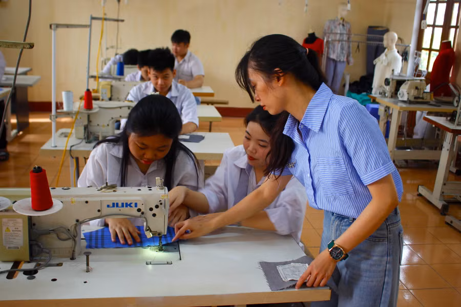 100% cơ sở giáo dục nghề nghiệp Hưng Yên thực hiện tuyển sinh, đào tạo theo nhu cầu của doanh nghiệp và thị trường lao động.