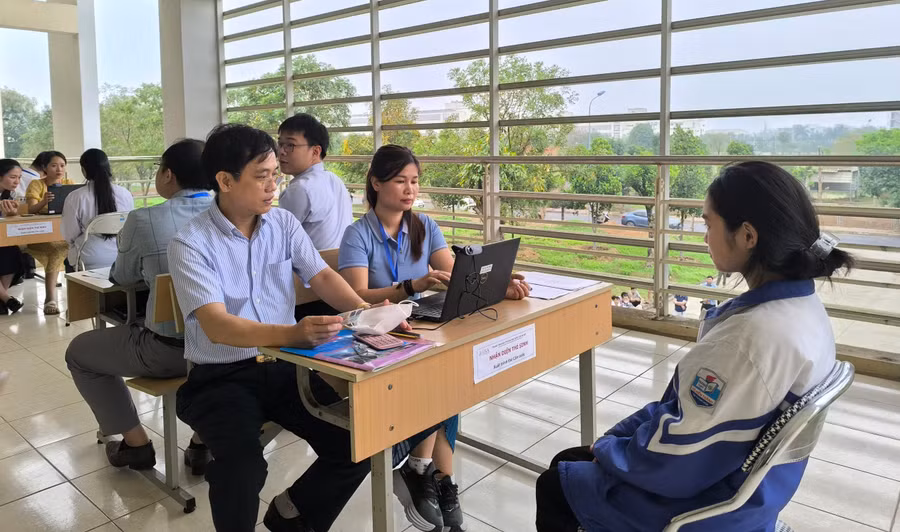 Thí sinh dự thi Đánh giá năng lực đợt 2 năm 2024 của ĐHQGHN. Ảnh minh họa: INT