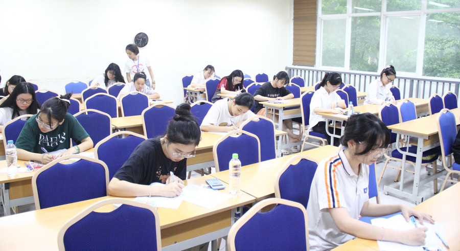 Một lớp học của Trường THPT chuyên (Trường Đại học Sư phạm Hà Nội). Ảnh: TG