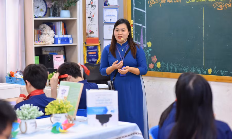 Cô trò Trường THCS - THPT Ban Mai (Kiến Hưng, Hà Nội) trong giờ học. Ảnh: NTCC