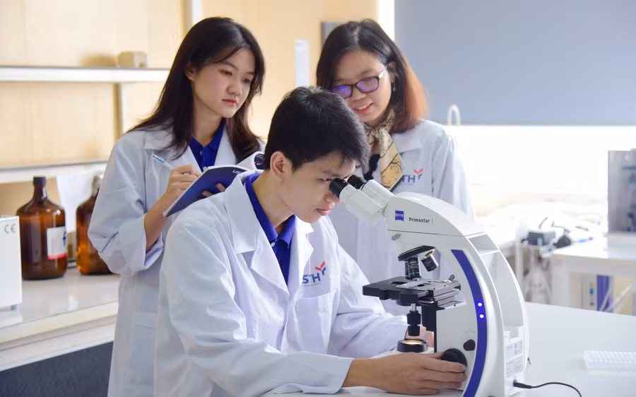 Sinh viên Trường Đại học Khoa học và Công nghệ Hà Nội. Ảnh: NTCC