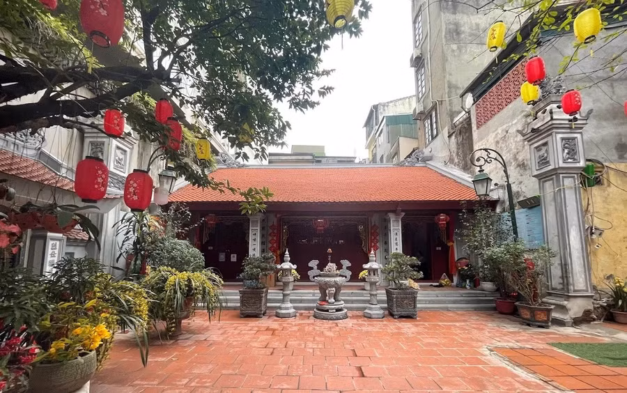 Đền thờ Hỏa Thần do Tổng đốc Đặng Văn Hòa khởi lập.