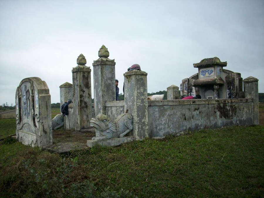 Phần mộ danh thần Đặng Văn Hòa. dang-van-hoa-4.jpg