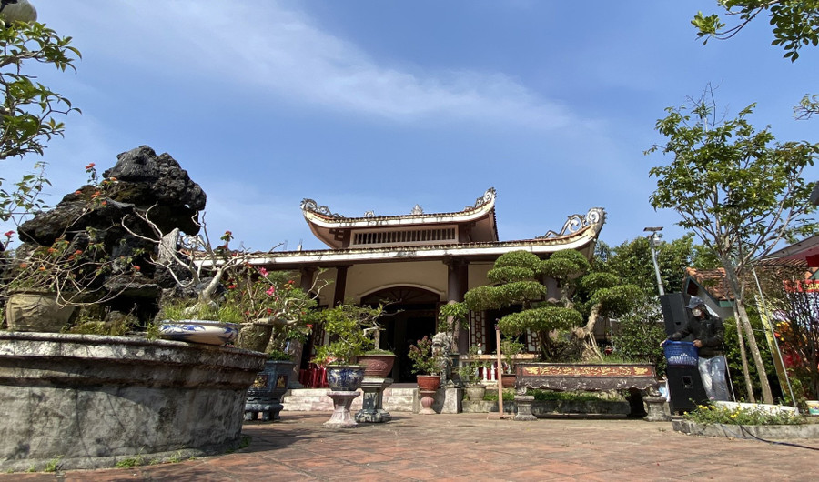 Khu lưu niệm nhà thơ Bích Khê được xây dựng tại thôn Thu Xà, xã Nghĩa Hòa (Tư Nghĩa, Quảng Ngãi) gắn với di tích gốc là khu vườn cũ của gia đình. Ảnh minh họa: INT tieng-dan-mua-va-noi-niem-khach-tha-huong-2.jpg