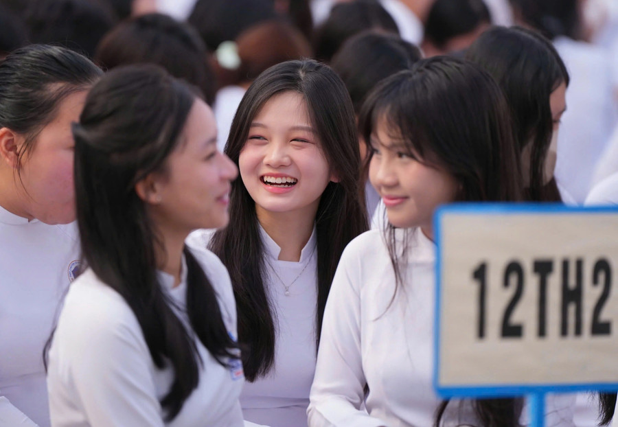 Học sinh lớp 12 TPHCM trong ngày tựu trường năm học 2025-2026. Ảnh minh họa: INT