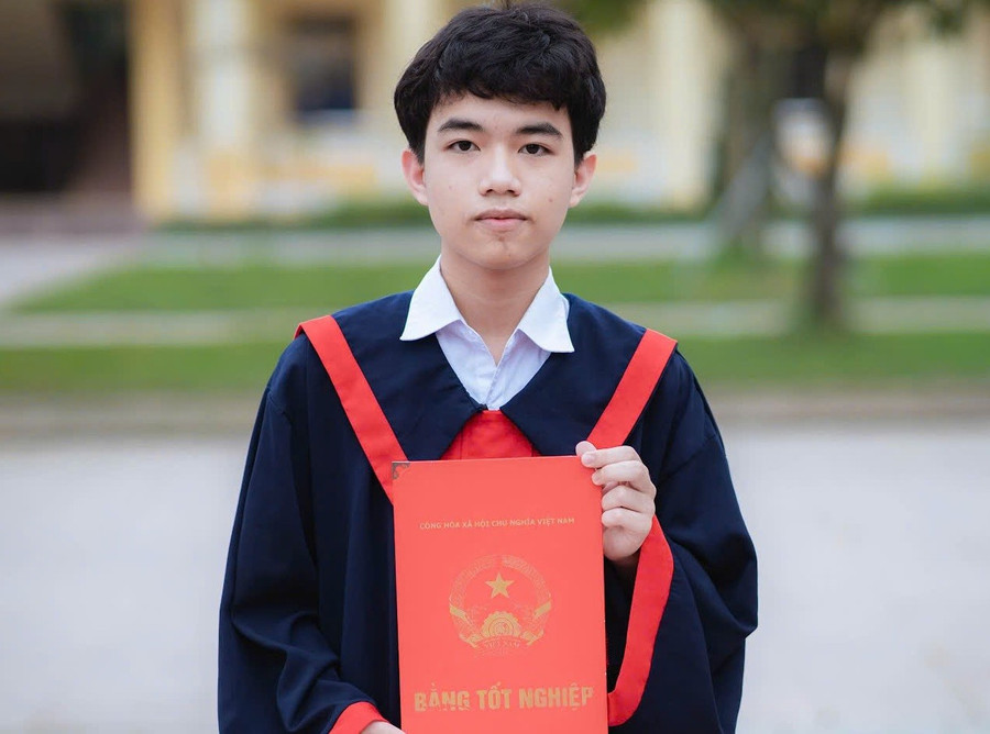 Phạm Nguyễn Tiến Dương (lớp 9A1) thủ khoa chuyên Toán, Trường THPT chuyên Hà Tĩnh. truong-huyen-gat-qua-ngot-2.jpg
