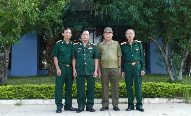nha-van-chau-la-viet-3.jpg