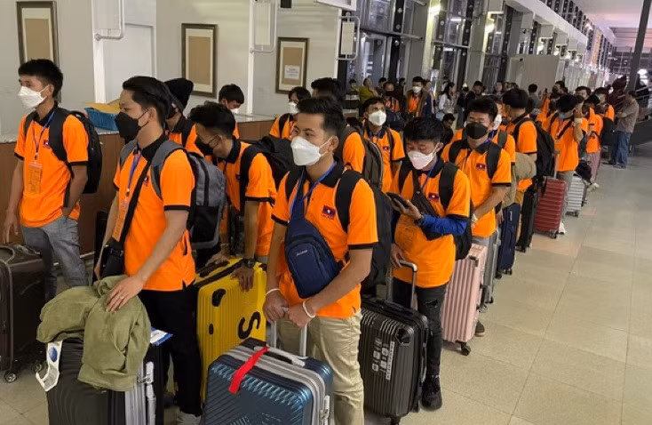 Lao động Việt Nam xuất cảnh sang Hàn Quốc làm việc theo Chương trình EPS - Visa E9 do Colab phối hợp với HRD Korea triển khai.