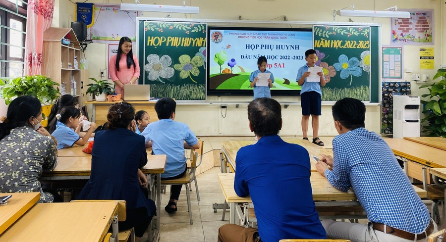 Buổi họp phụ huynh ở Trường Tiểu học Trần Quốc Toản (Quảng Ninh).