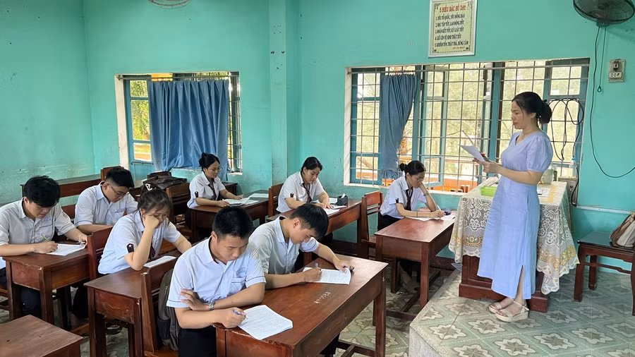 Giờ học tại Trường THPT Phú Bài (Hương Thủy, TP Huế). Ảnh: NTCC