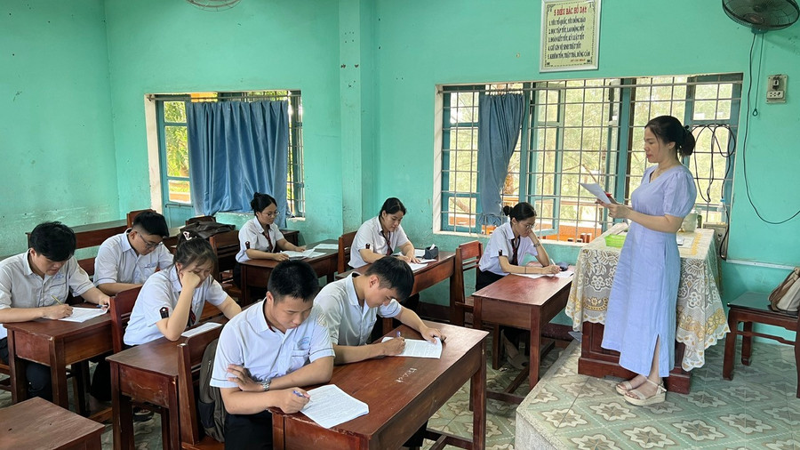 Giờ học tại Trường THPT Phú Bài (Hương Thủy, TP Huế). Ảnh: NTCC