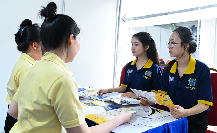 Sinh viên Trường Đại học Gia Định tham gia phỏng vấn với doanh nghiệp. Ảnh: GDU tuyen-sinh-dai-hoc-2026-2.jpg
