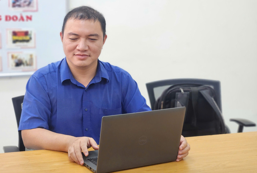 Thầy Nguyễn Quyết Thắng - giáo viên môn Toán. 