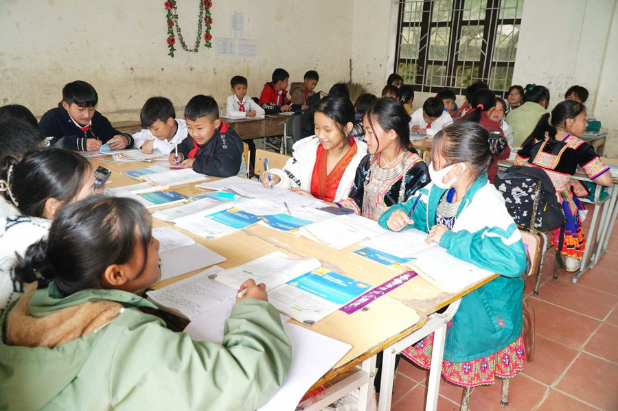 Học sinh Trường Phổ thông Dân tộc bán trú THCS Mường Lống, Kỳ Sơn, Nghệ An. Ảnh: Ngọc Sơn can-chinh-sach-dac-thu-5.jpg