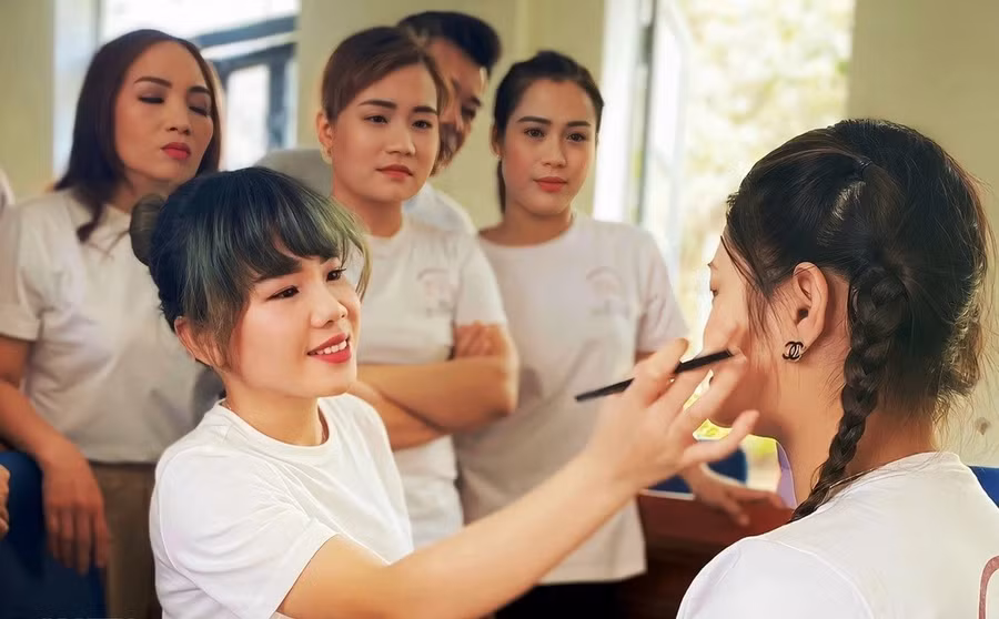 Nhiều người ở độ tuổi trung niên vẫn quyết định học nghề để thay đổi cơ hội nghề nghiệp. Ảnh minh họa INT.