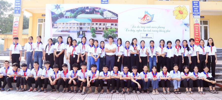 Tập thể lớp 9A, Trường THCS Tôn Quang Phiệt (Đại Đồng, Nghệ An). Ảnh:NVCC lop-hoc-vung-nong-thon-co-hon-30-hoc-sinh-do-truong-chuyen-1.jpg