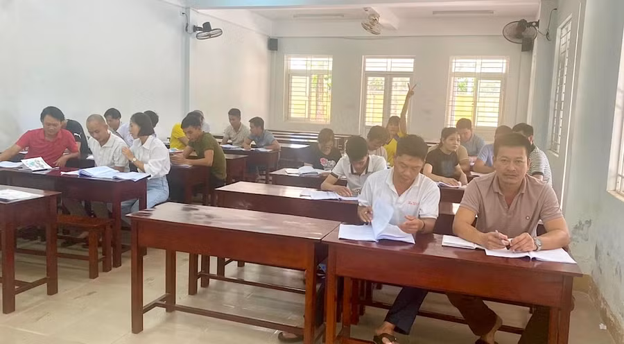 tranh thu nang chuan dip he (3).jpg