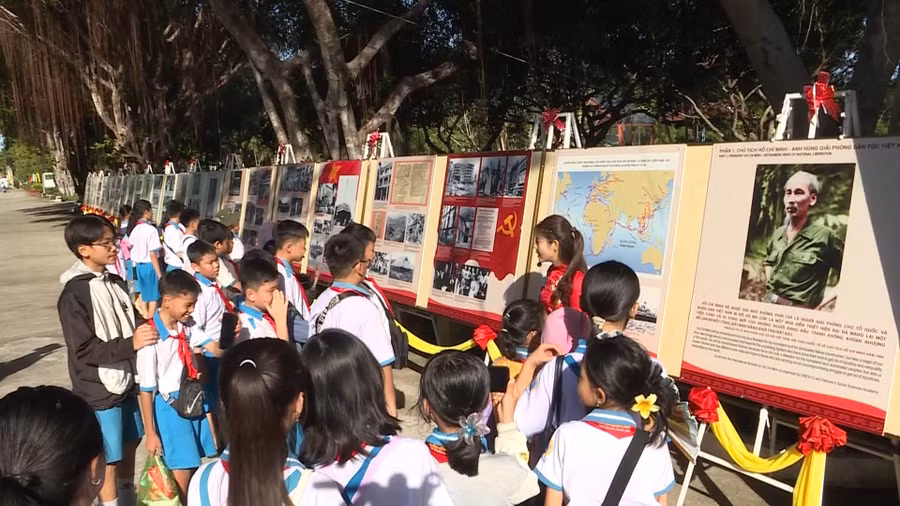 ca mau da dang hoat dong giao duc truyen thong yeu nuoc (4).jpg