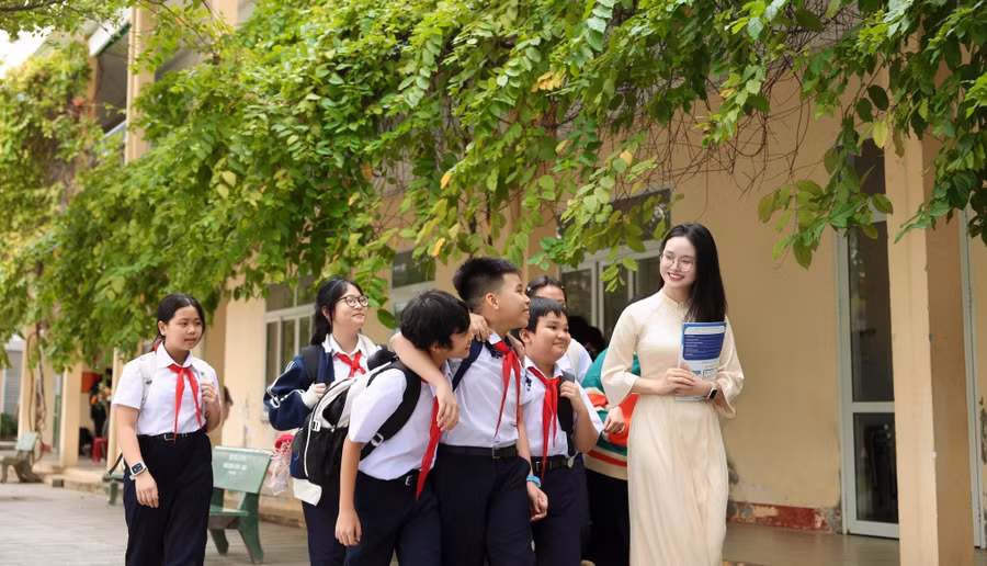 Cô trò Trường THCS Nguyễn Huệ (Hải Châu, TP Đà Nẵng). Ảnh minh họa: INT