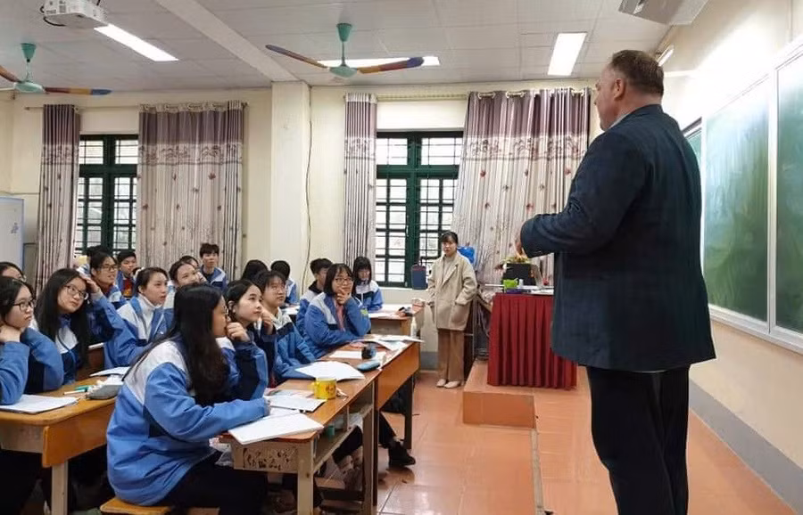 Giờ học tiếng Anh tại Trường THPT chuyên Lào Cai. Ảnh minh họa: NTCC