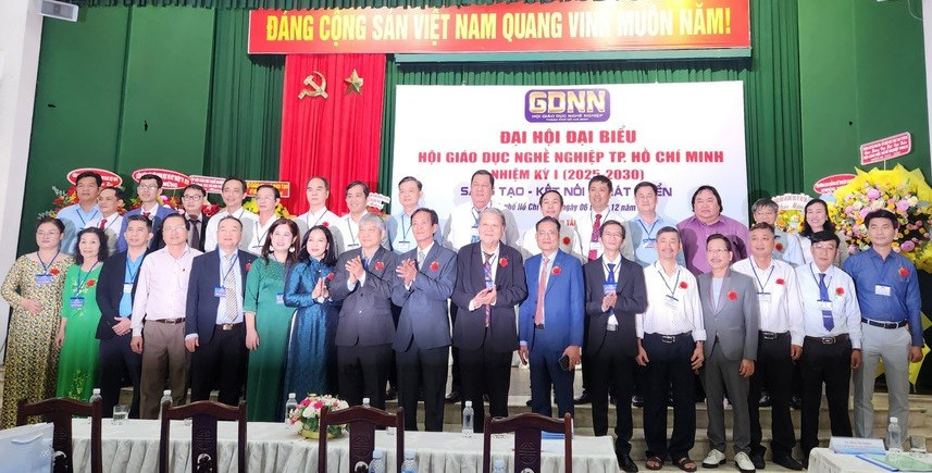 tuyen-giang-vien-dong-co-huu-truong-nghe-1.jpg