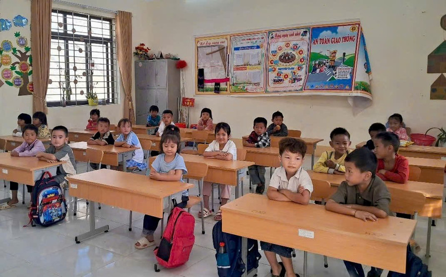 Klasstid för elever på Nam Ban Primary Internatskola, Pa Tan kommun (Lai Chau-provinsen). Foto: Ha Thuan sap-xep-sap-nhap-cac-co-so-giao-duc-cong-lap-3.jpg
