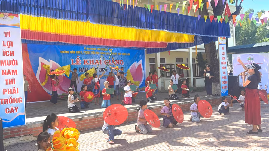 khai giang tron niem vui (2).jpg