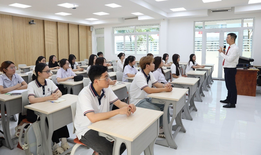 Sinh viên của chương trình Lớp học Tinh hoa (HUB Elite Class) của Trường Đại học Ngân hàng TPHCM, tháng 9/2025.