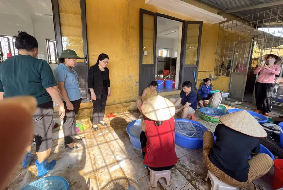 thay co la diem tua3.jpg