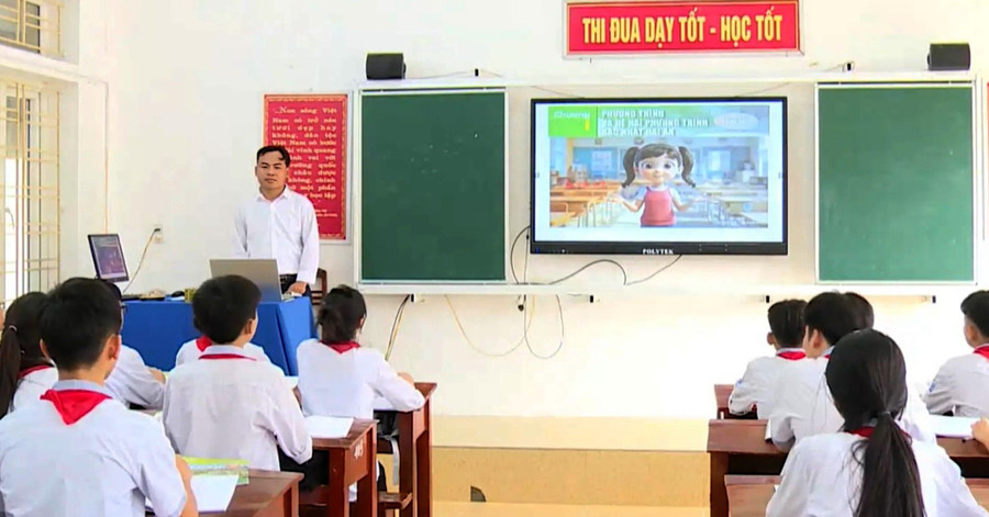 Tiết học ứng dụng AI vào thiết kế bài giảng của thầy Đặng Văn Phương (giáo viên Trường THCS Thái Phương).