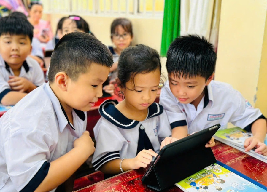 Giờ học của học sinh Trường Tiểu học Thuận Kiều (phường Đông Hưng Thuận, TPHCM). Ảnh: Hồ Phúc