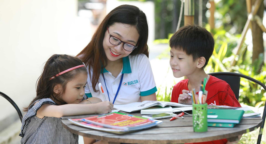 Nguyên nhân điểm chuẩn ngành sư phạm tăng là do “cú hích” từ các chính sách ưu tiên dành cho đào tạo giáo viên. Ảnh: ITN
