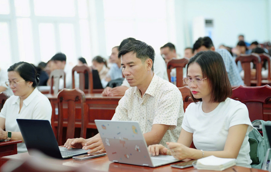 មហាវិទ្យាល័យ និងបុគ្គលិកនៃសាកលវិទ្យាល័យ Kien Giang ចូលរួមវគ្គបណ្តុះបណ្តាលស្តីពី phe-duyet-chuong-trinh-dao-tao-dai-hoc-2.jpg