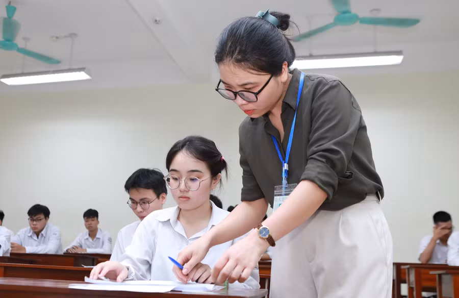 Thí sinh tham dự Kỳ thi tốt nghiệp THPT năm 2025 tại Ninh Bình. Ảnh: Đình Tuệ