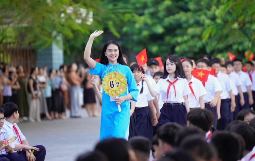Trường THCS Nguyễn Huệ (Hải Châu, Đà Nẵng) đón học sinh lớp 6 trong Lễ khai giảng năm học 2025 - 2026. khong-to-chuc-hoi-dong-truong-2896.jpg