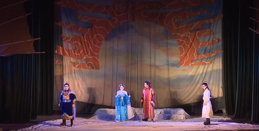 Một cảnh của vở Cải lương “Hoàng Thúc Lý Long Tường”.