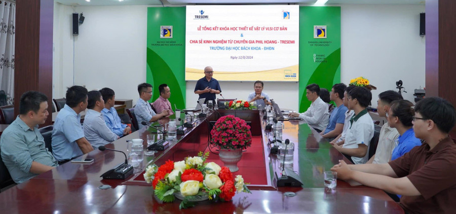 Chuyên gia vi mạch Phil Hoàng gặp gỡ và trao đổi với giảng viên, sinh viên tham gia khóa học “Thiết kế Vật lý Vi mạch VLSI Cơ bản” tại Trường Đại học Bách khoa (Đại học Đà Nẵng). Ảnh: NTCC dai-ngo-de-thu-hut-giang-vien-1.jpg