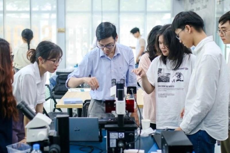 Đại học Đà Nẵng cải thiện điều kiện giảng dạy, nghiên cứu để thu hút và giữ chân giảng viên. Ảnh: NTCC