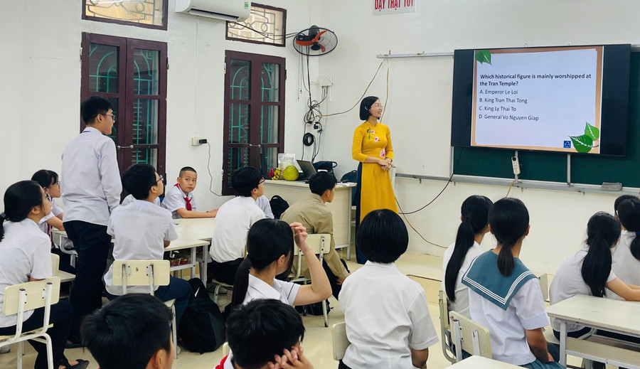 Ứng dụng CNTT trong tiết học Tiếng Anh tại Trường THCS Trần Bích San. tron-chu-nghe-ven-chu-nha-2.jpg