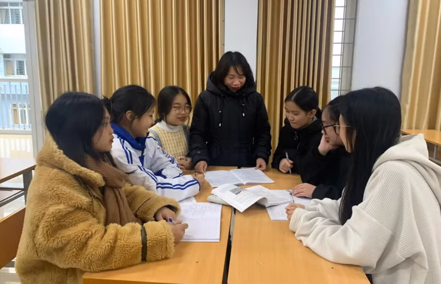 nha giao uu tu uom mam hoc sinh gioi mon lich su (1).jpg