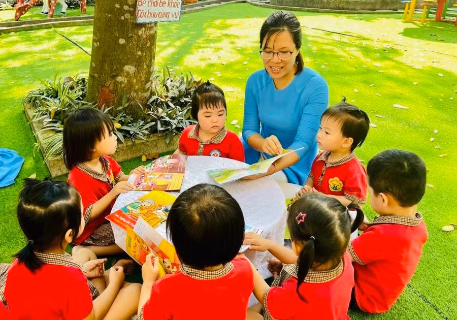 Cô trò Trường Mầm non Ngọc Sơn (TP Hải Dương, Hải Dương). Ảnh: Thế Anh