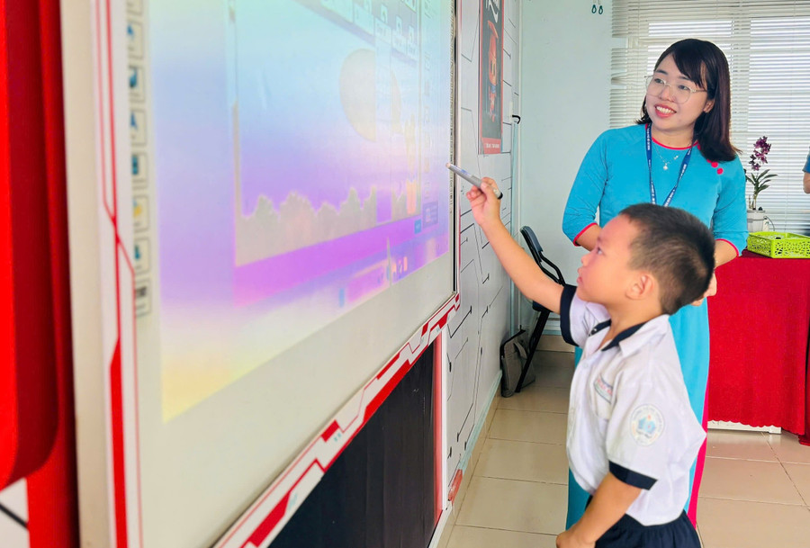 Tiết học của học sinh Trường Tiểu học Thuận Kiều (Đông Hưng Thuận, TPHCM). Ảnh: NTCC phat-trien-doi-ngu-nha-giao-thoi-dai-moi-4.jpg