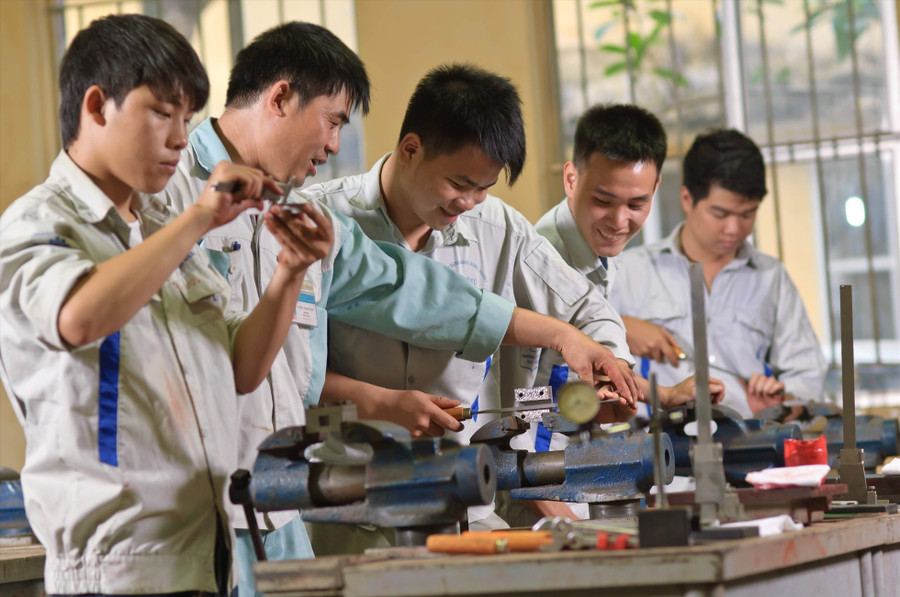 Ảnh minh họa INT. go-nut-that-cho-giao-duc-nghe-nghiep2.jpg