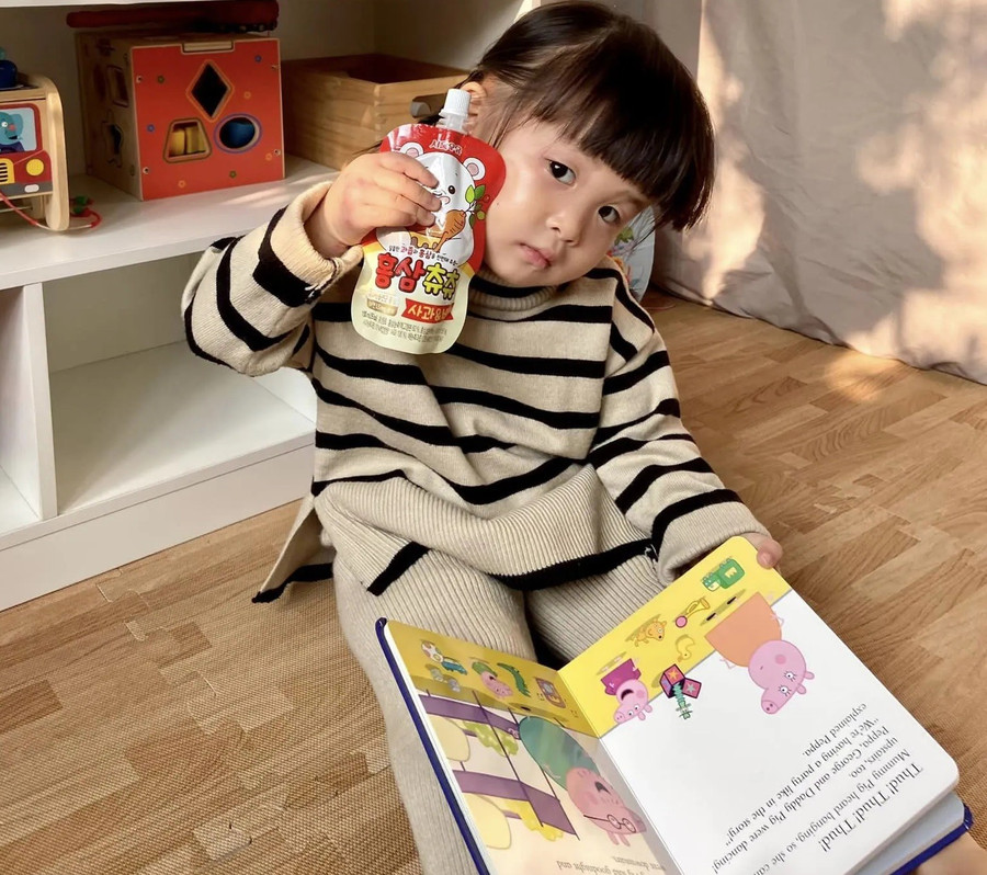 Em bé MinHee được nhiều người ngưỡng mộ trên mạng xã hội nhờ sở hữu khả năng nói Tiếng Anh tốt. Ảnh minh họa: ITN. cha-me-nen-dat-gioi-han-an-toan-cho-tre4.jpg