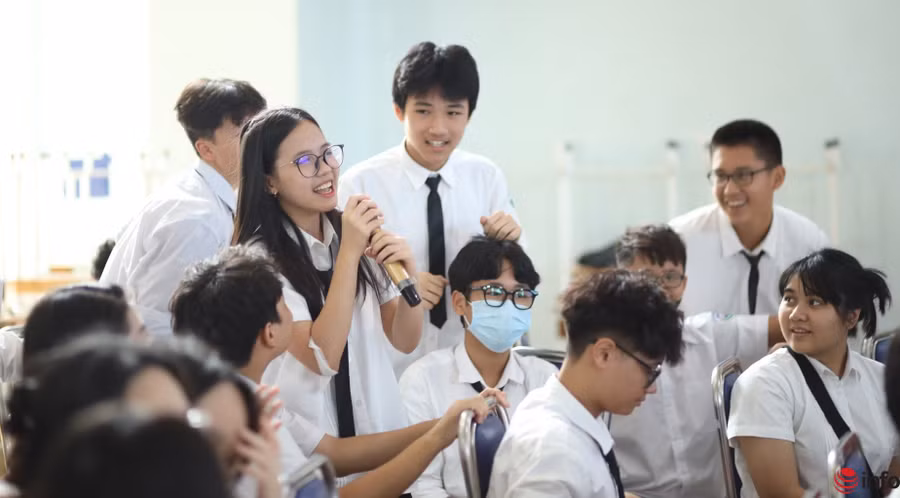 Thế hệ trẻ với tinh thần cầu thị trong học tập. Ảnh minh họa